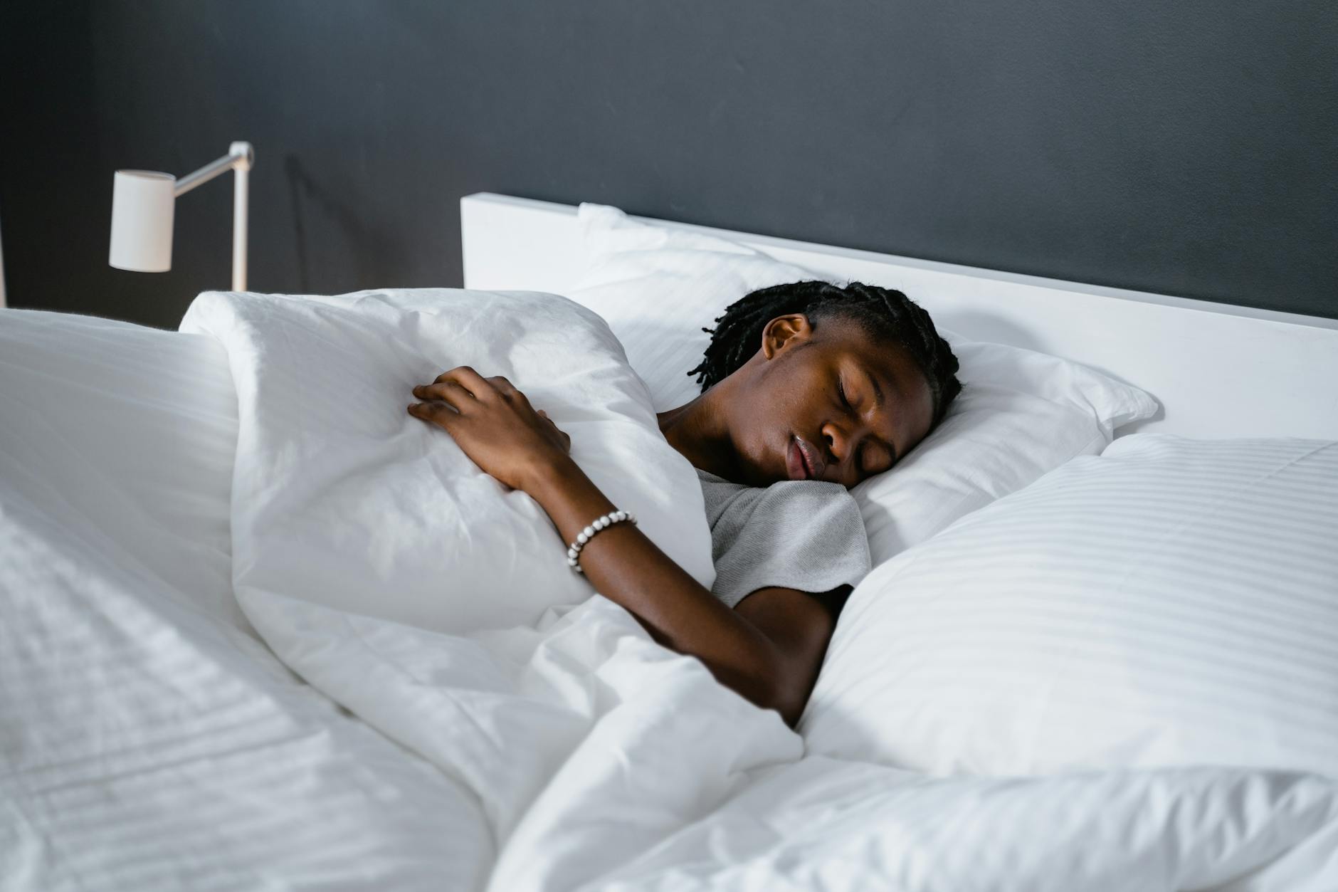 Why Magnesium Deficiency Ruins Sleep and Libido After 40